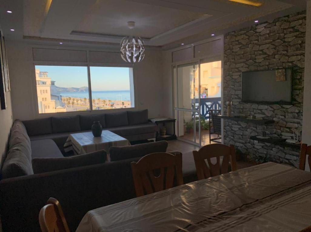 Duplex Vu Sur Mer Martil Bagian luar foto
