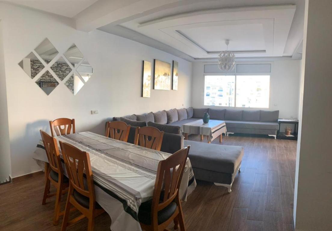 Duplex Vu Sur Mer Martil Bagian luar foto